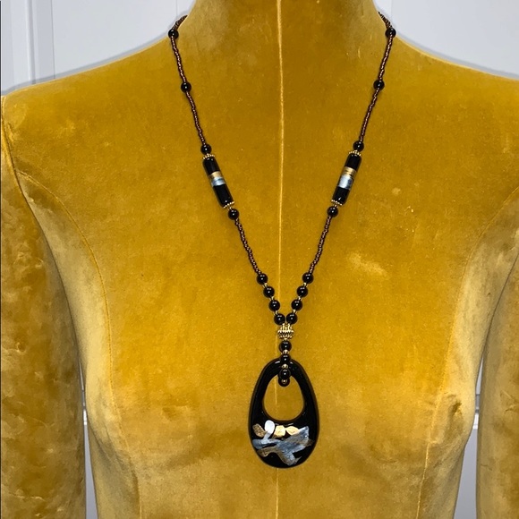Glass bead necklace with pendant - Picture 1 of 5